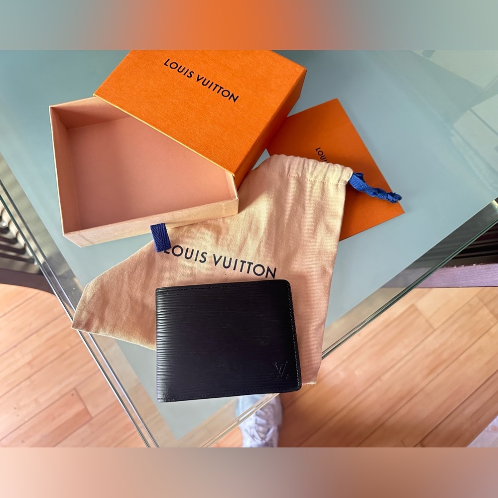 100% authentic Louis Vuitton Men’s wallet